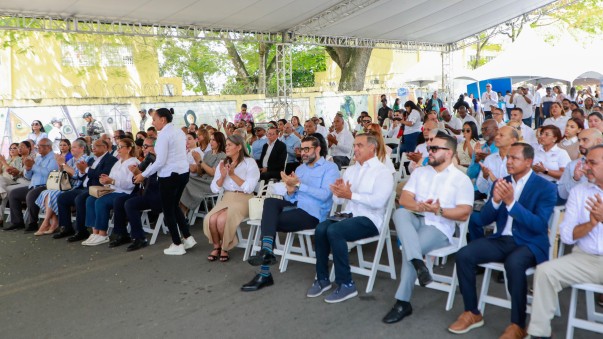 Publico De Tamboril En Ruta Mipyme